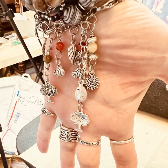 Stainless Steel Chain Bracelet Fall Charms & Crystal Beads Leaves Pumpkins Trees - Picture 13 of 15